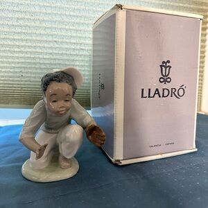 LLADRO Vintage Porcelain BASEBALL CATCHER (#5827-Black Legacy Collection) Spain